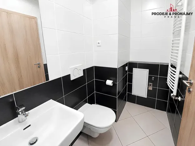 Prodej bytu 1+kk, Praha, Zakšínská, 30 m2