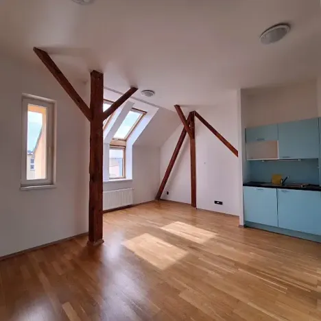 Pronájem bytu 2+kk, Praha - Žižkov, Roháčova, 60 m2