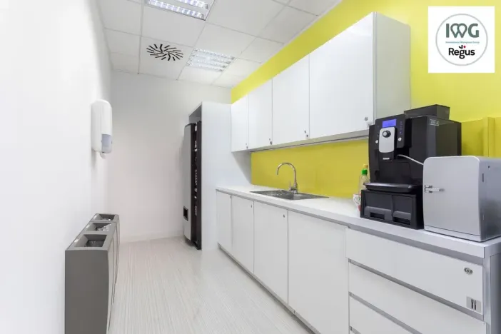 Pronájem kanceláře, Praha - Karlín, Rohanské nábřeží, 110 m2