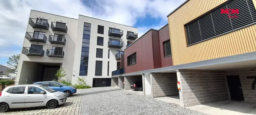 Pronájem bytu 1+kk, Hradec Králové - Kukleny, Pražská třída, 30 m2