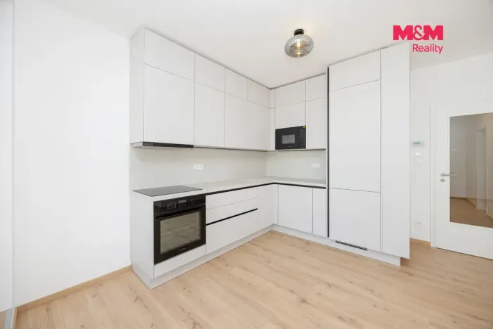 Pronájem bytu 3+kk, Pardubice, U Sportovní školy, 82 m2