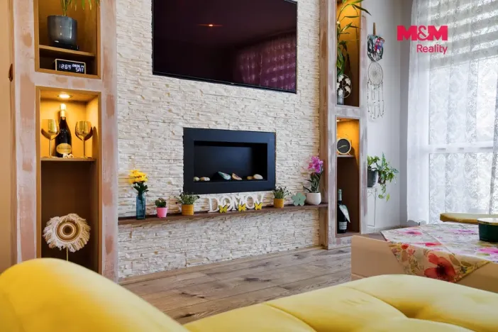 Prodej bytu 2+1, Chomutov, Holešická, 62 m2
