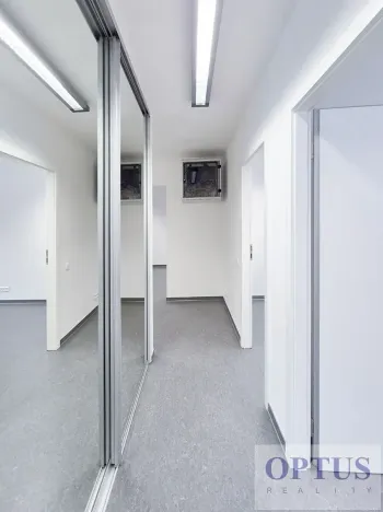 Pronájem kanceláře, Praha - Smíchov, U Demartinky, 106 m2