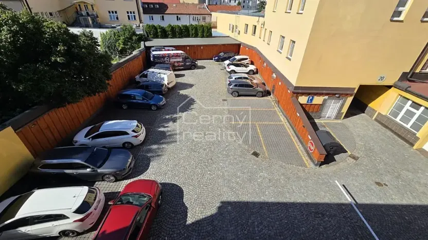 Pronájem komerční nemovitosti, Pardubice, Štrossova, 205 m2