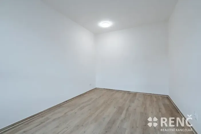 Pronájem bytu 1+kk, Kuřim, Záhoří, 32 m2