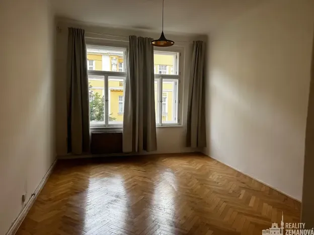 Pronájem bytu 1+kk, Praha - Vinohrady, Řipská, 46 m2