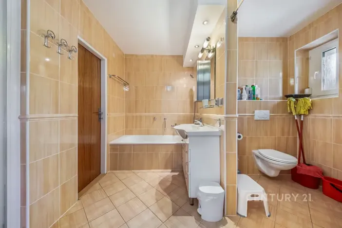 Pronájem bytu 4+1, Praha - Zbraslav, Pod urnovým hájem, 120 m2