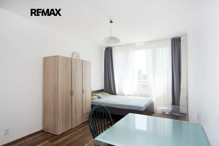 Pronájem bytu 2+kk, Praha - Nusle, Plamínkové, 40 m2
