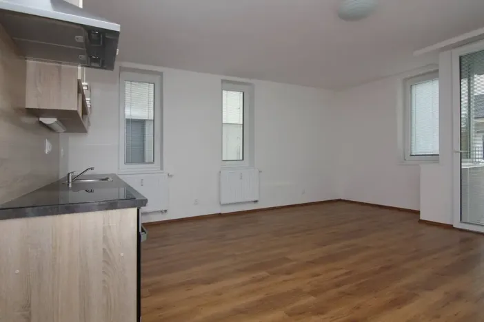 Pronájem bytu 1+kk, Velký Osek, U hřiště, 38 m2