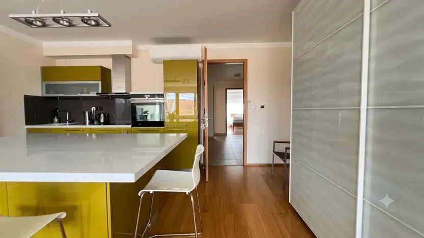 Pronájem bytu 3+kk, Praha - Holešovice, Komunardů, 75 m2