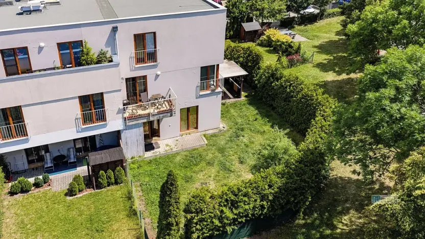 Prodej bytu 2+kk, Zbuzany, Lomená, 51 m2