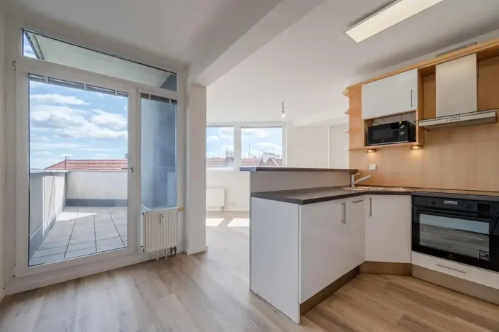 Prodej bytu 2+kk, Praha - Vysočany, Skloněná, 74 m2
