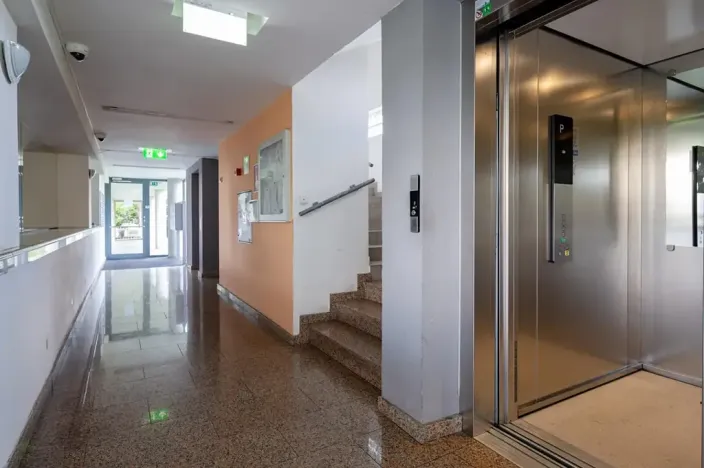 Prodej bytu 2+kk, Praha - Vysočany, Skloněná, 74 m2