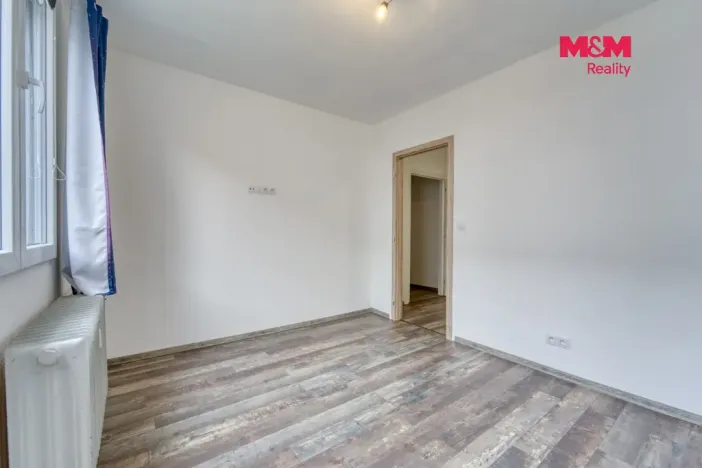Prodej bytu 4+1, Lesná, 64 m2
