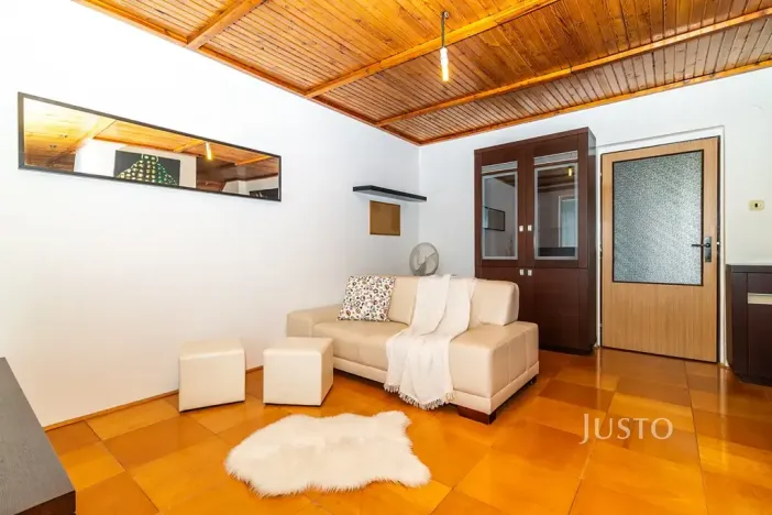 Prodej rodinného domu, Zvole, 520 m2