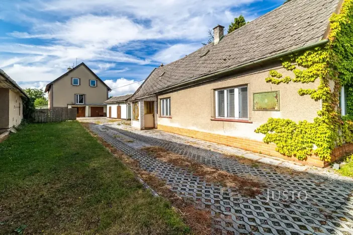 Prodej rodinného domu, Zvole, 520 m2