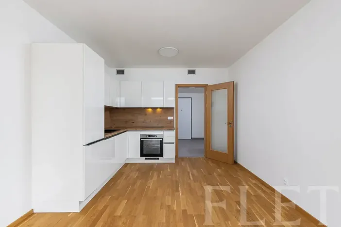 Pronájem bytu 1+kk, Praha - Vysočany, Smržových, 31 m2