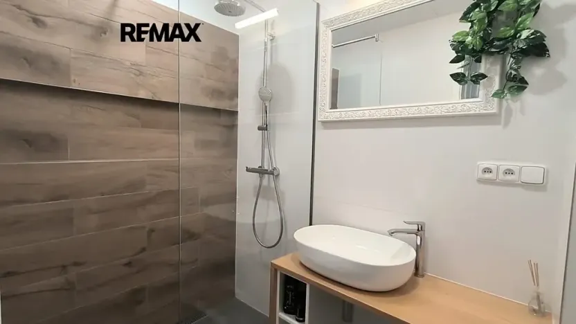Pronájem bytu 2+kk, Praha - Smíchov, Matoušova, 55 m2