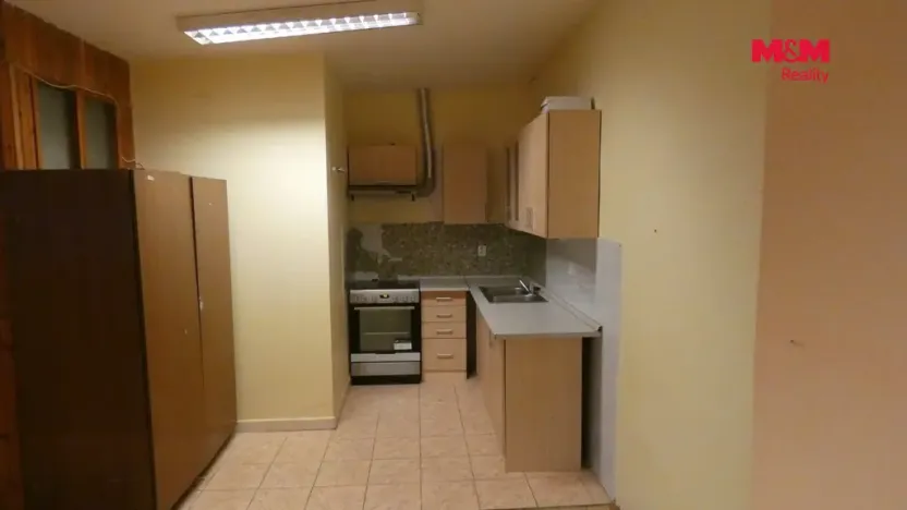Pronájem bytu 1+kk, Louny, Komenského náměstí, 45 m2