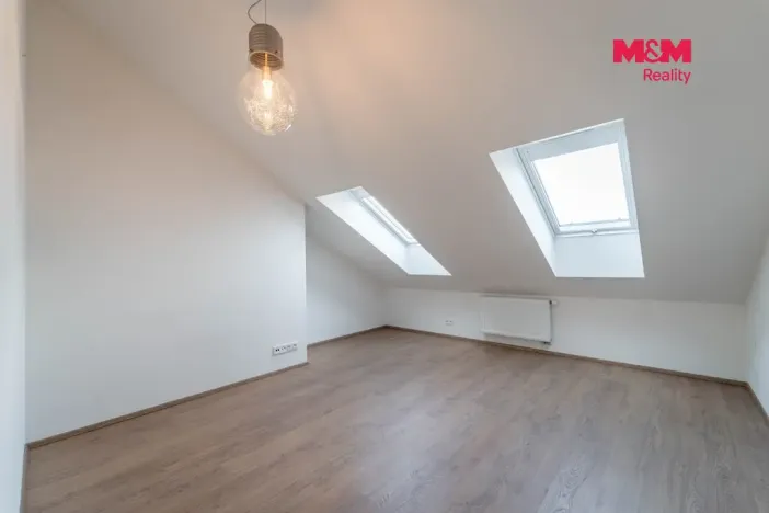 Prodej rodinného domu, Ořech, Karlštejnská, 112 m2