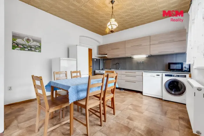 Prodej rodinného domu, Králův Dvůr - Počaply, nám. 1. máje, 155 m2