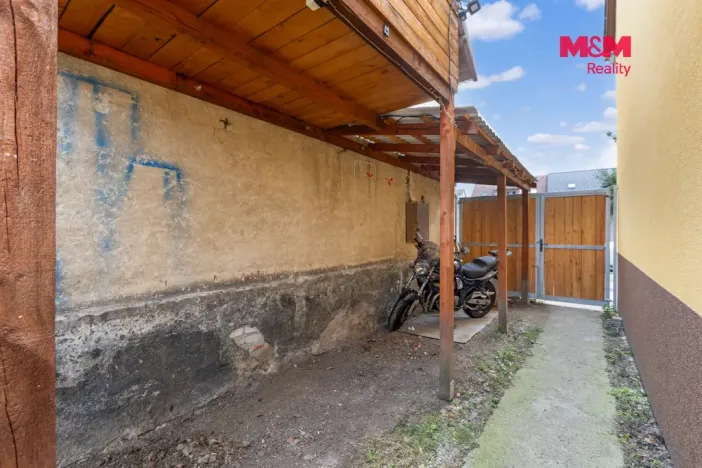 Prodej rodinného domu, Králův Dvůr - Počaply, nám. 1. máje, 155 m2