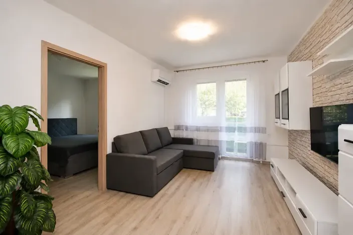 Prodej bytu 2+1, Chvaletice, Dukelská, 54 m2