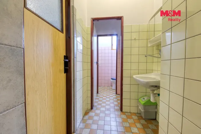 Prodej obchodního prostoru, Černošín, 1100 m2