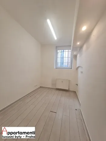 Pronájem obchodního prostoru, Praha - Vinohrady, Šafaříkova, 66 m2