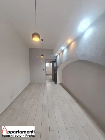 Pronájem obchodního prostoru, Praha - Vinohrady, Šafaříkova, 66 m2
