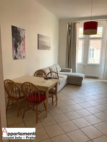 Pronájem bytu 2+kk, Praha - Karlín, Kubova, 43 m2