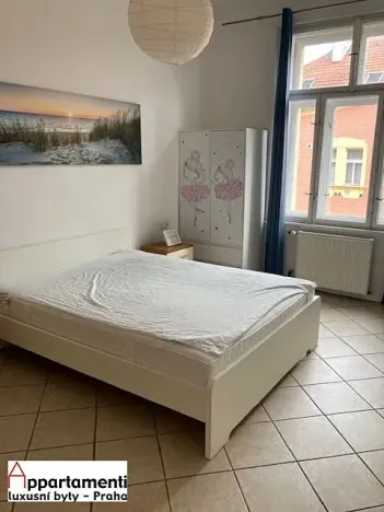 Pronájem bytu 2+kk, Praha - Karlín, Kubova, 43 m2
