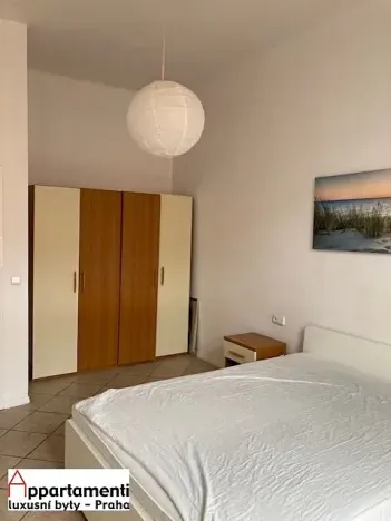 Pronájem bytu 2+kk, Praha - Karlín, Kubova, 43 m2