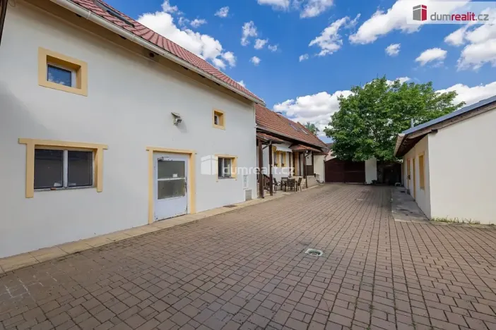 Pronájem výrobních prostor, Doksy, Václ. Plecitého, 4300 m2