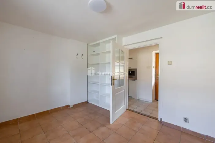 Pronájem výrobních prostor, Doksy, Václ. Plecitého, 4300 m2