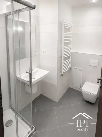 Pronájem bytu 2+kk, Praha - Holešovice, Veverkova, 42 m2