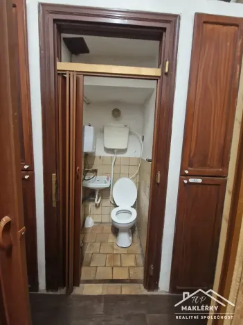 Pronájem obchodního prostoru, Kostelec nad Černými lesy, náměstí Smiřických, 75 m2