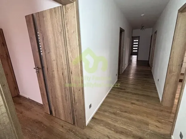 Prodej rodinného domu, Lužany, 156 m2