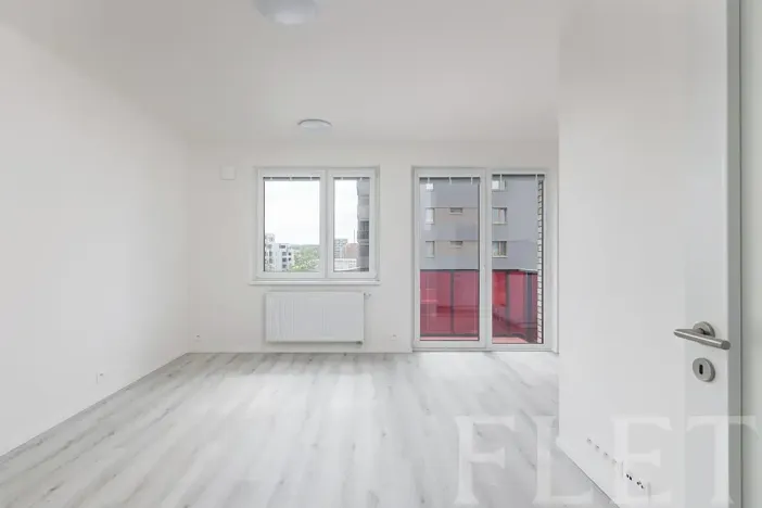 Pronájem bytu 1+kk, Praha - Hloubětín, Waltariho, 36 m2