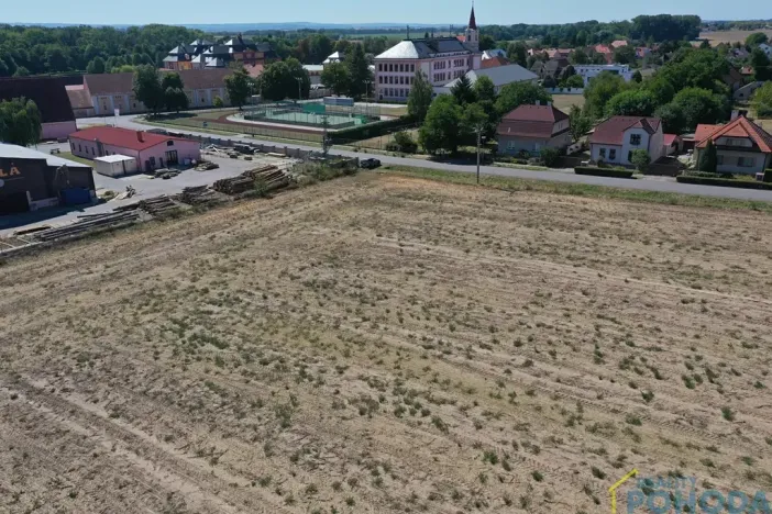 Prodej pozemku pro bydlení, Chroustovice, 8572 m2