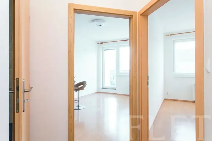Prodej bytu 2+kk, Praha - Letňany, Kuželova, 37 m2