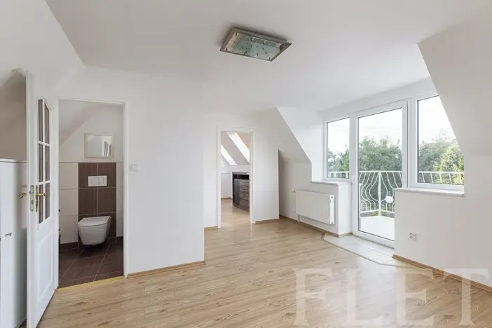 Prodej rodinného domu, Chýnice, Nám. Na Louži, 78 m2