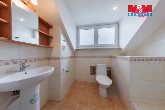 Prodej bytu 1+1, Karlovy Vary, K. Čapka, 36 m2