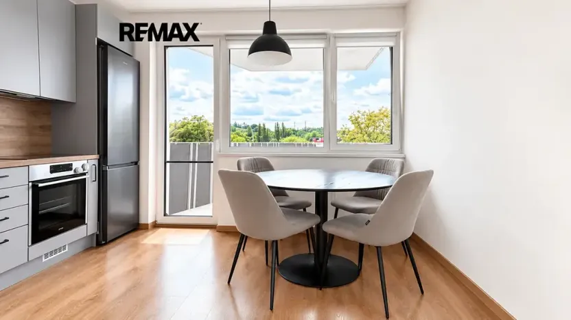 Pronájem bytu 2+kk, Praha - Hloubětín, Kbelská, 54 m2