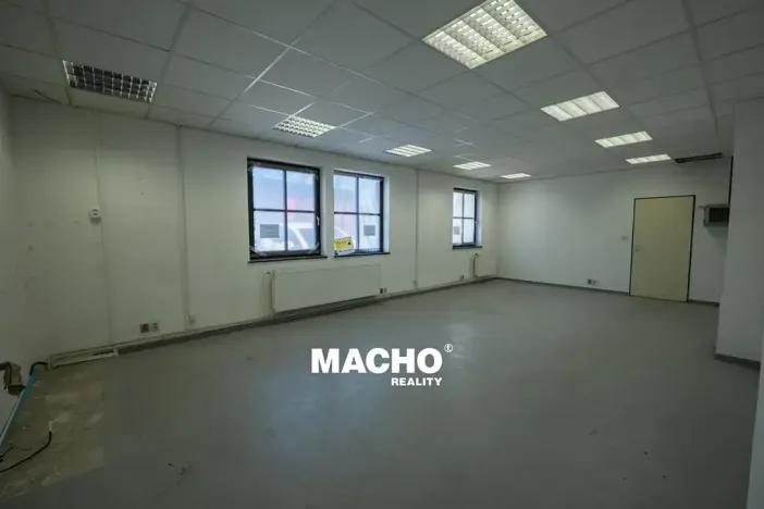 Pronájem skladu, Praha - Vysočany, Freyova, 849 m2