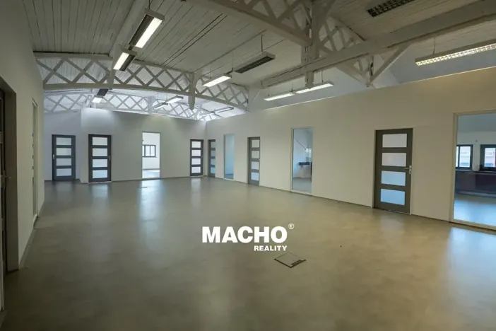 Pronájem skladu, Praha - Vysočany, Freyova, 849 m2