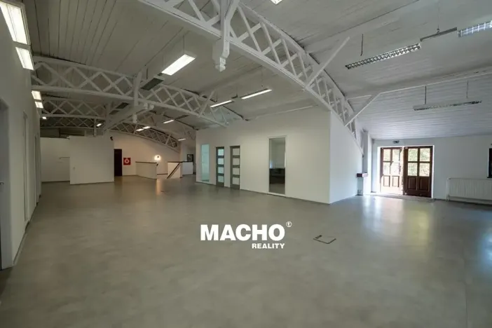 Pronájem skladu, Praha - Vysočany, Freyova, 849 m2