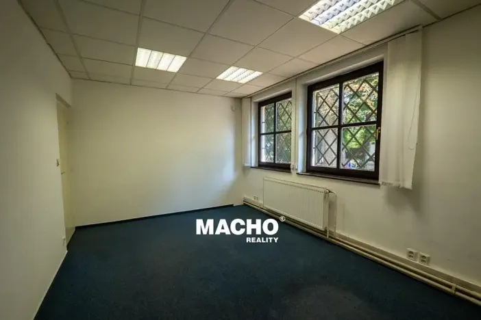 Pronájem skladu, Praha - Vysočany, Freyova, 849 m2