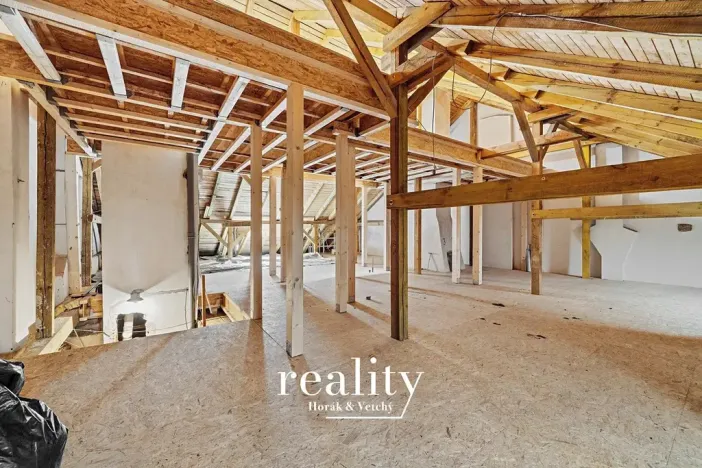 Prodej půdního prostoru, Jihlava, Husova, 160 m2