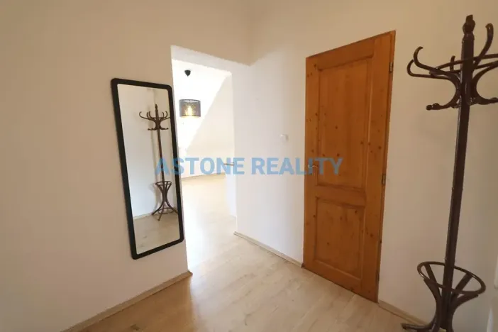 Pronájem bytu 1+kk, Praha - Břevnov, Hošťálkova, 54 m2